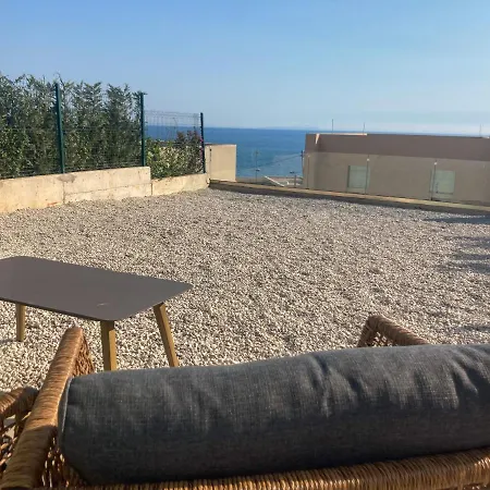 Green Coast Feriehus Palasë